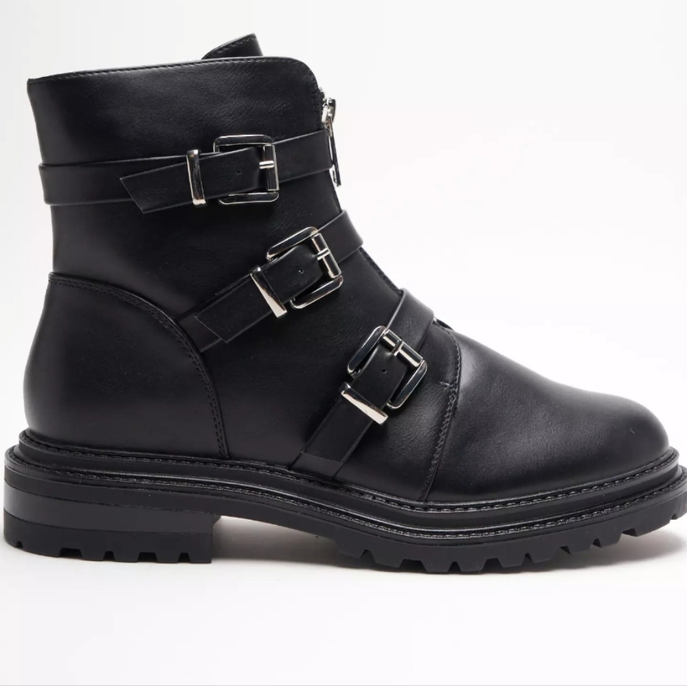 Vero Moda Combat Boot Black, Silver Buckles, Chunky. Euc Size 5